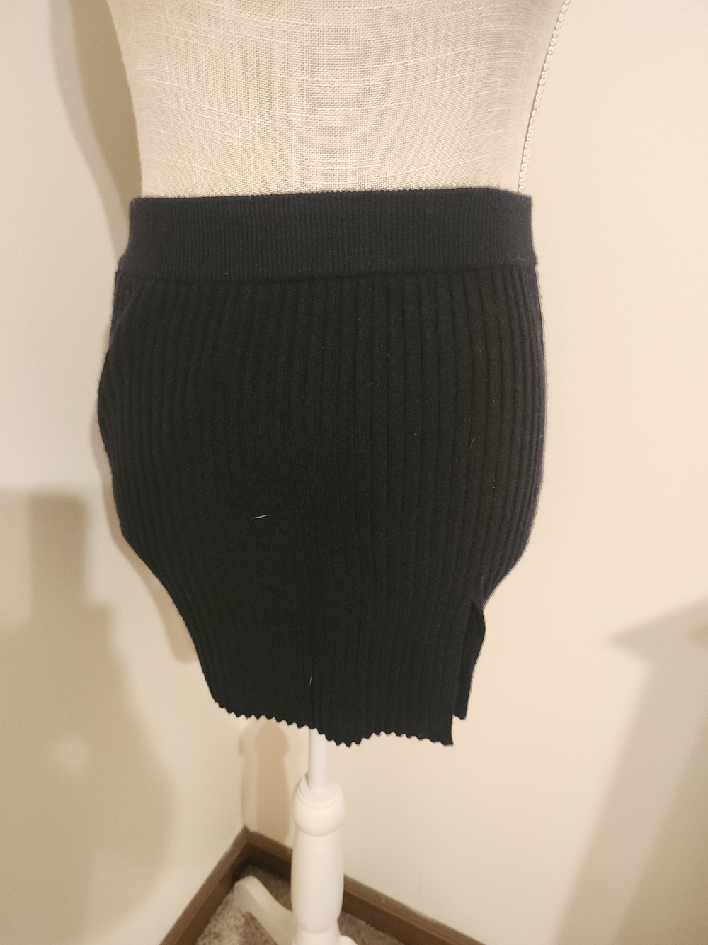 La Hearts Black Ribbed Knit Pencil Skirt